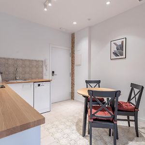 Modern Apartment Close To City Centre
