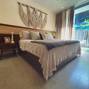 2 Bed Bath For 5 A 102